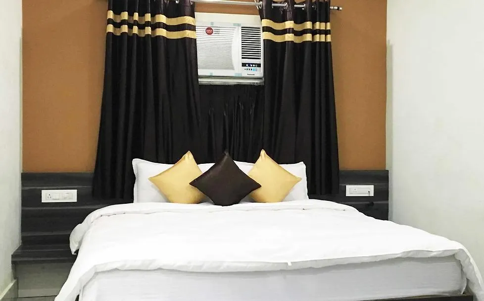 Fabhotel Deepak Palace Varanasi India